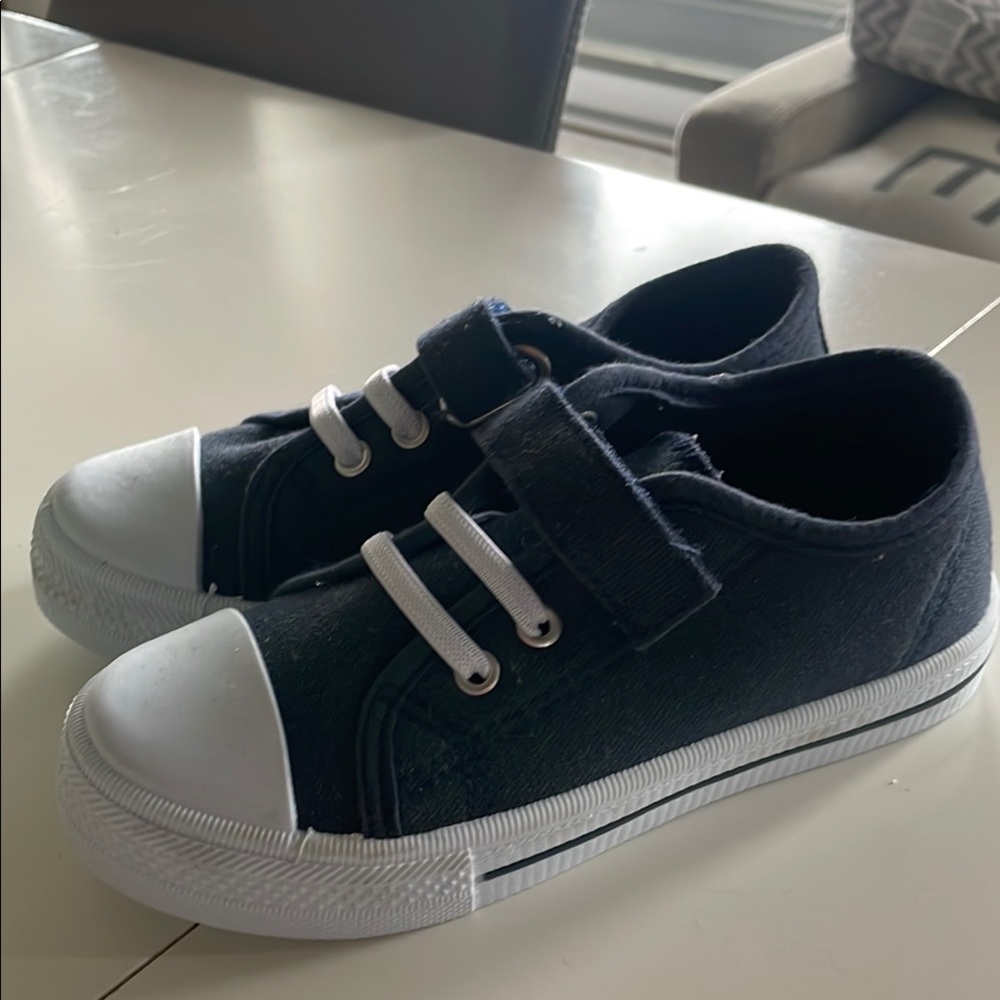 Brand new kids tennis Size 12(us) - 29(eur)